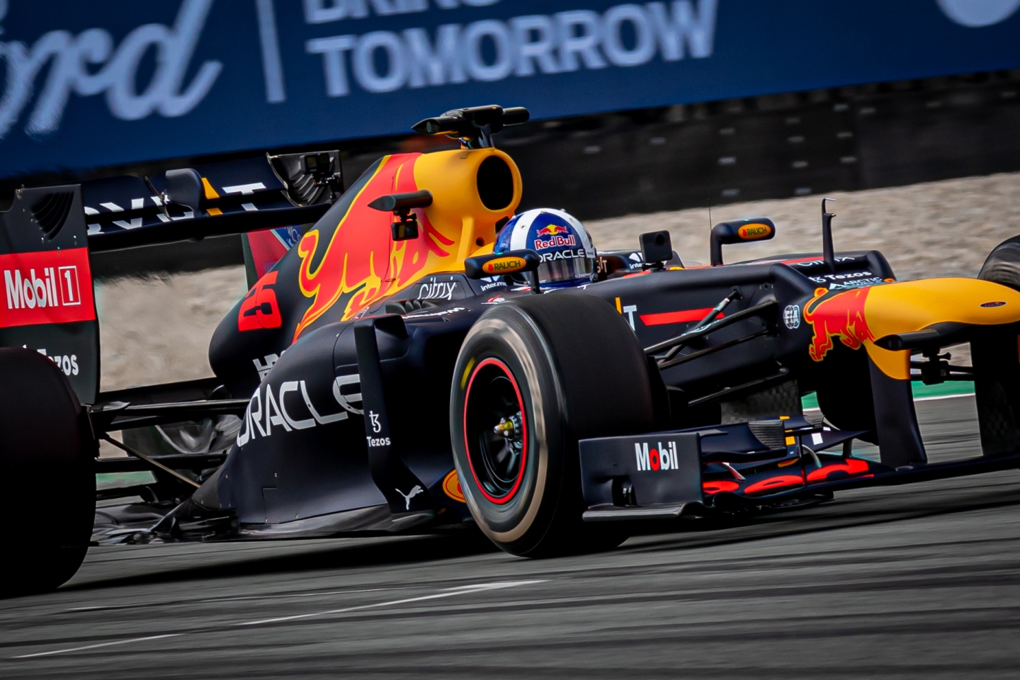 David Coulthard en het Red Bull Racing F1 Team komen in actie op het TT Circuit